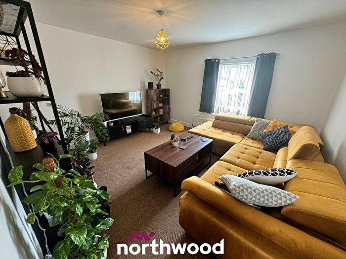 2 Bedroom Flat To Rent In Rainbow Close, Thorne, DN8