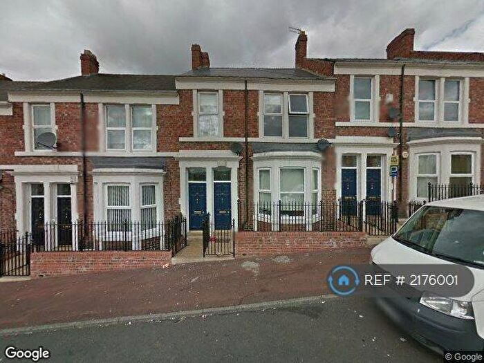 2 Bedroom Flat To Rent In Trevethick Street, Gateshead, NE8