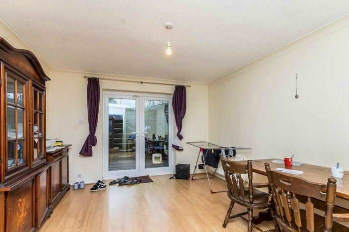 3 Bedroom Property To Rent In Bayshill Rise, Northolt UB5