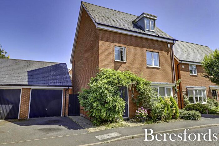 4 Bedroom Detached House For Sale In Little Highwood Way, Brentwood, CM14