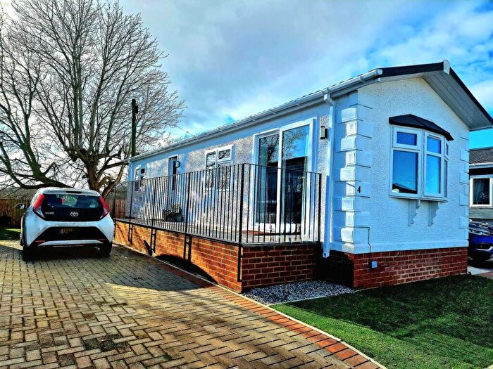 2 Bedroom Park Home For Sale In Fieldview Park, The Leigh, GL19