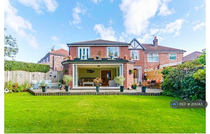 4 Bedroom Semi-Detached House To Rent In Mount Drive, Urmston, Manchester, M41