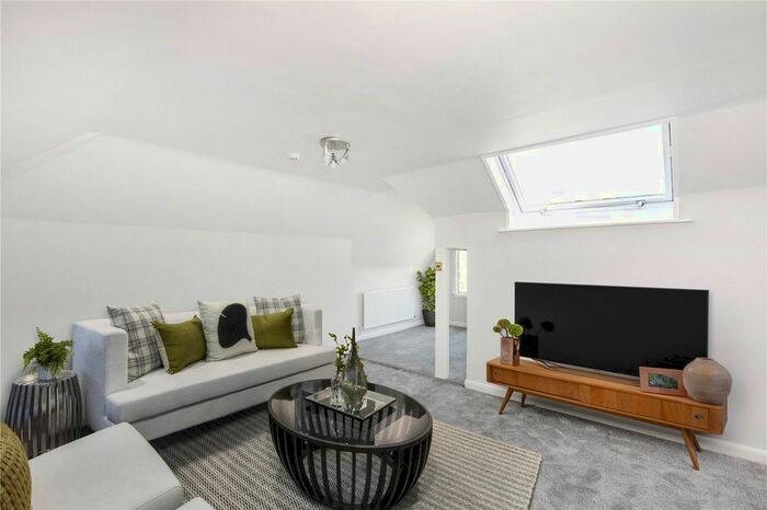 1 Bedroom Flat To Rent In Clairview Road, London, SW16