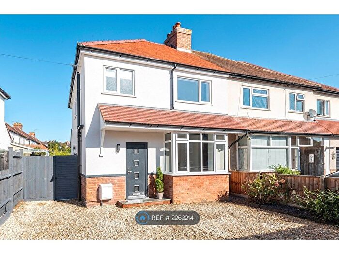 4 Bedroom Semi-Detached House To Rent In New Cross Road, Guildford, GU2