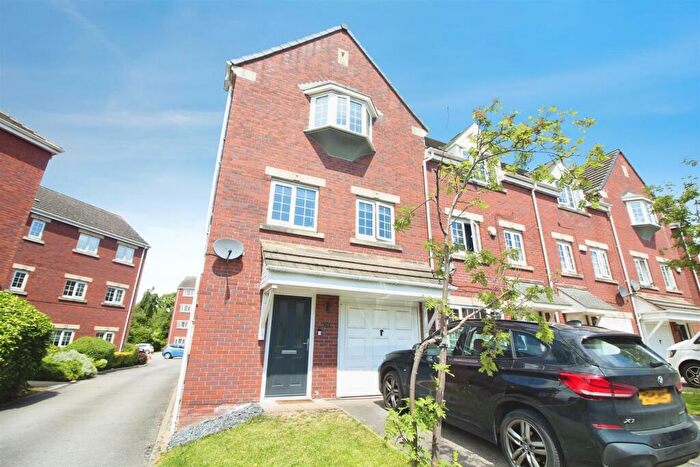 3 Bedroom End Of Terrace House For Sale In Castle Lodge Avenue, Rothwell, Leeds, LS26