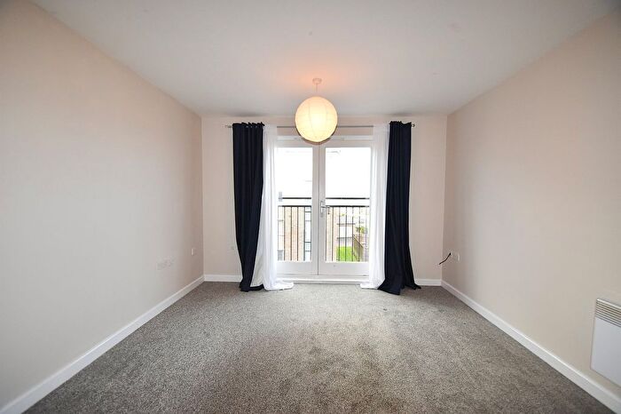 2 Bedroom Flat To Rent In Heritage Way, Gosport, Hampshire, PO12