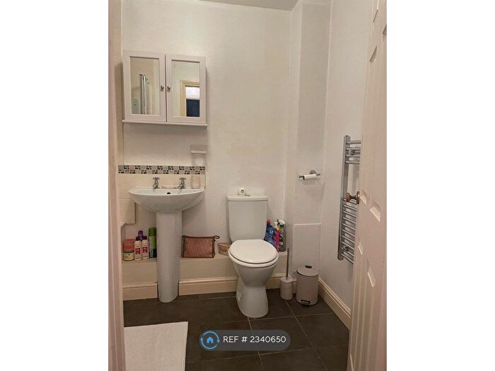 1 Bedroom Flat To Rent In Latimer Drive, Hornchurch, RM12