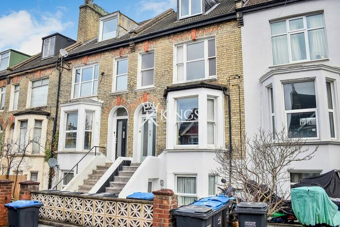 2 Bedroom Flat To Rent In Clifton Road, London SE25