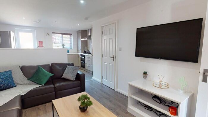 6 Bedroom Terraced House To Rent In Langton Road, Liverpool, Merseyside, L15