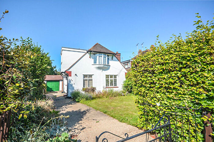 3 Bedroom Detached House For Sale In Winchelsea Drive, CM2