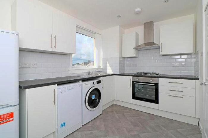 2 Bedroom Flat To Rent In Earn Crescent, Dundee DD2