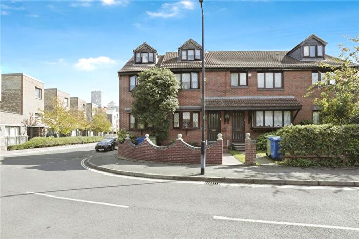 5 Bedroom Semi Detached House For Sale In Somerford Way, London, SE16