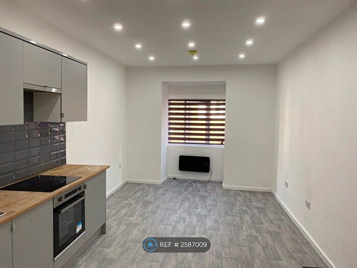 2 Bedroom Flat To Rent In Abbeydale Road, Sheffield, S7