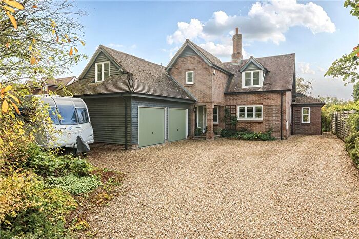 4 Bedroom Country House For Sale In Belbins, Romsey, Hampshire, SO51