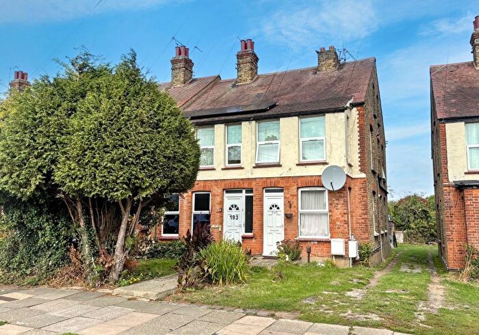 1 Bedroom Flat For Sale In Carlton Avenue, Westcliff-On-Sea, Essex, SS0