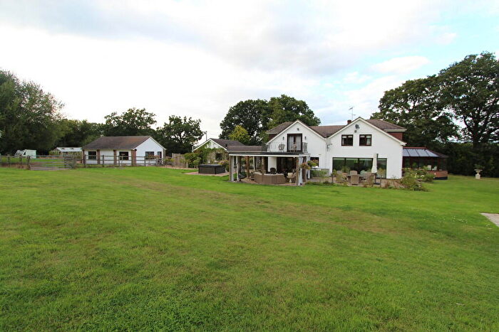 5 Bedroom Detached House For Sale In Forest Road, Swanmore, SO32