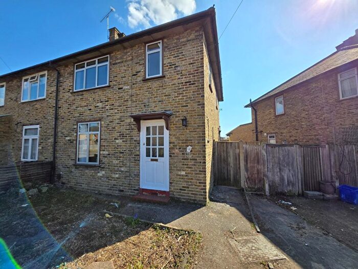 3 Bedroom End Of Terrace House To Rent In Wigmore Road, Carshalton, SM5