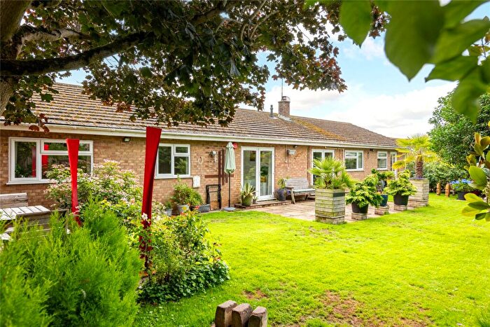 5 Bedroom Bungalow For Sale In Old Barn Close, Gawcott, Buckinghamshire, MK18