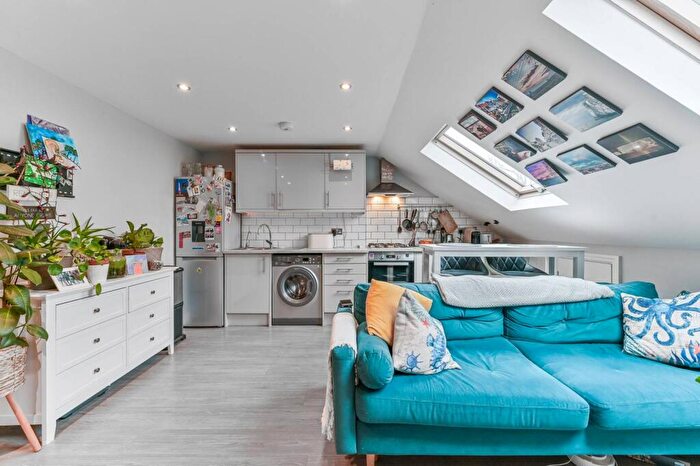 1 Bedroom Flat For Sale In Frant Road, Thornton Heath, Thornton Heath, CR7