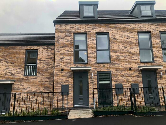 5 Bedroom House To Rent In Mowbray, Birmingham, B5