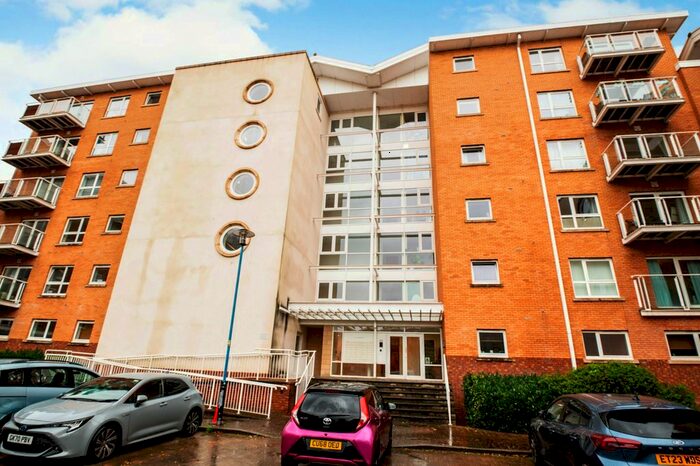 2 Bedroom Flat To Rent In Penstone Court, Chandlery Way, Cardiff, CF10