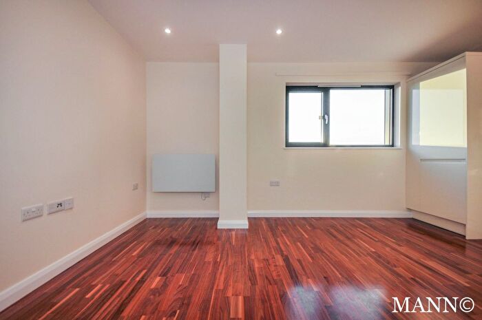 1 Bedroom Flat To Rent In Azalea Drive, Swanley, BR8