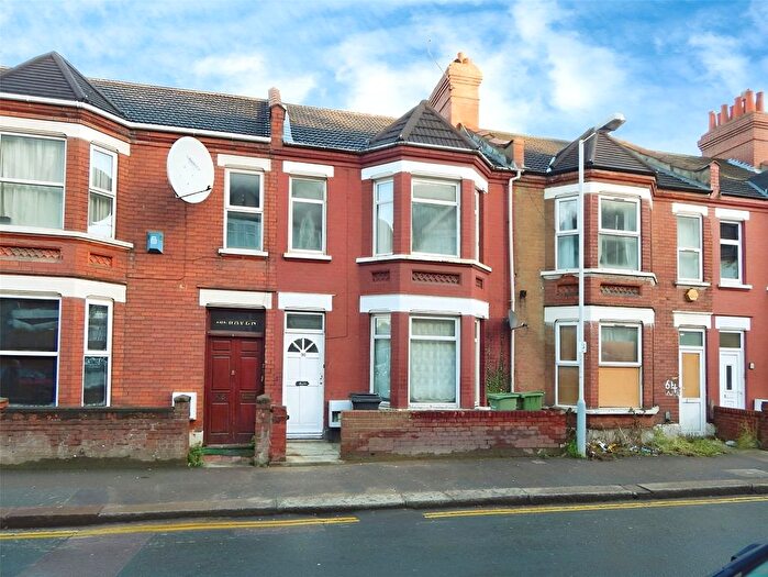 5 Bedroom Terraced House To Rent In Ashburnham Road, Luton, Bedfordshire, LU1