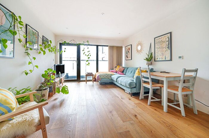 1 Bedroom Flat For Sale In Kingsway, Hove, BN3