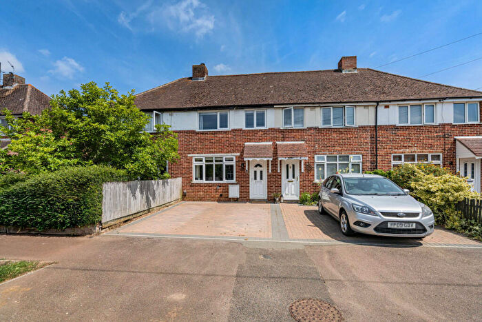 3 Bedroom Terraced House For Sale In Buckingham Crescent, Bicester, OX26