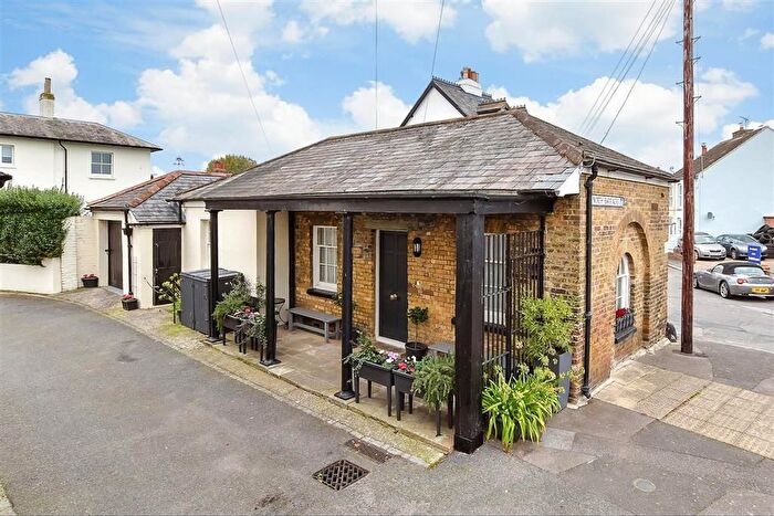 1 Bedroom Detached Bungalow For Sale In North Barracks, Walmer, Deal, Kent, CT14