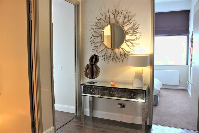 2 Bedroom Apartment To Rent In Lawrence House, City Road, Clerkenwell, London, EC1V