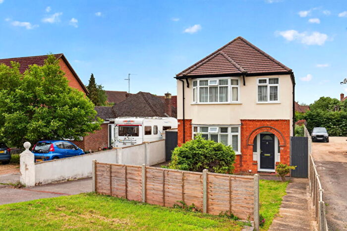 3 Bedroom Detached House For Sale In Bradwell Road, Bradville, Milton Keynes, MK13