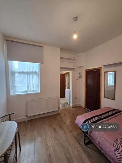 Studio To Rent In Sidney Avenue, London, N13