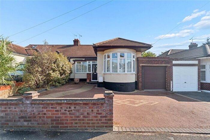 2 Bedroom Bungalow For Sale In Minster Way, Hornchurch, RM11