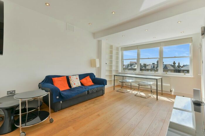 2 Bedroom Flat To Rent In Harcourt Terrace, London, SW10