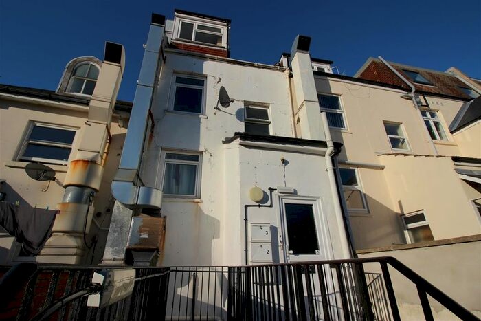 1 Bedroom Flat To Rent In Osborne Road, Southsea, Hants, PO5