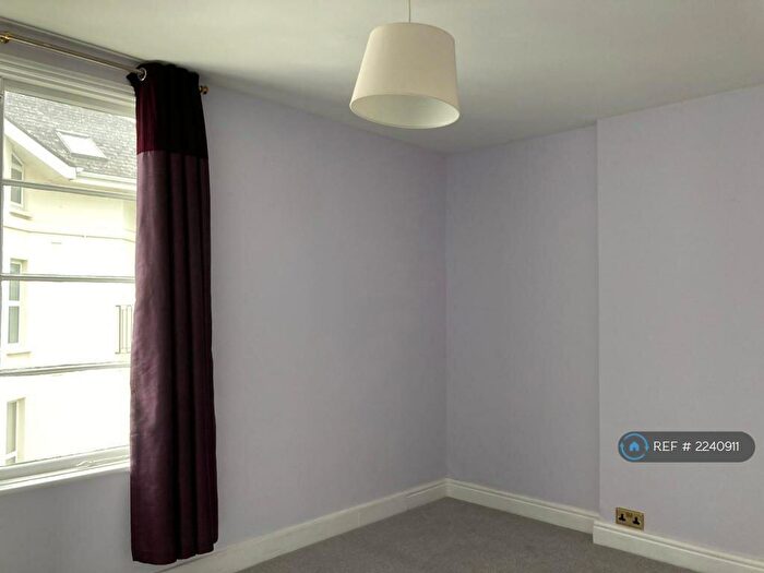 1 Bedroom Flat To Rent In Wellington Square, Cheltenham, GL50