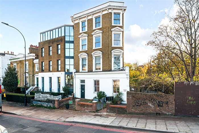2 Bedroom Flat For Sale In New Cross Road, London, SE14