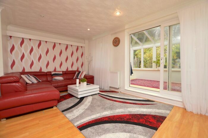 3 Bedroom Terraced House To Rent In Beaulieu Avenue London, SE26