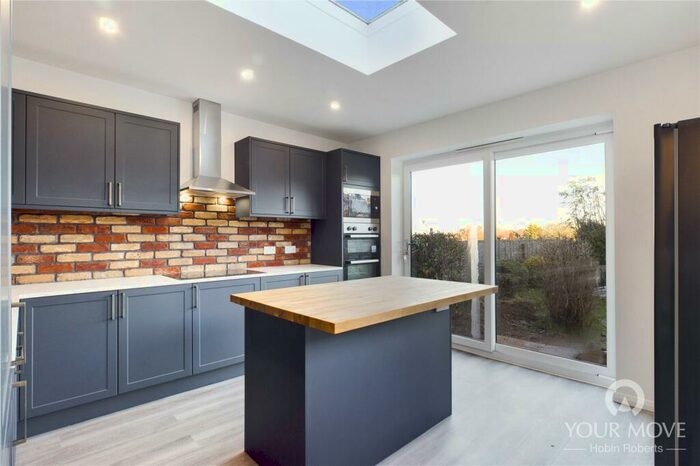 6 Bedroom House To Rent In Gloucester Crescent, Northampton, NN4