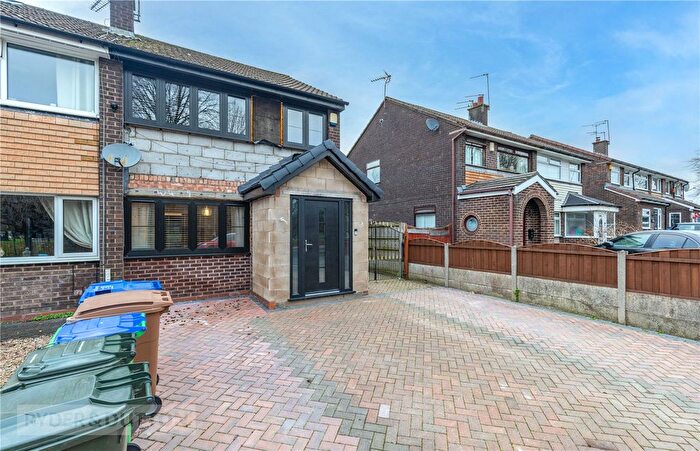 3 Bedroom Semi Detached House For Sale In Boarshaw Road, Middleton, Manchester, M24