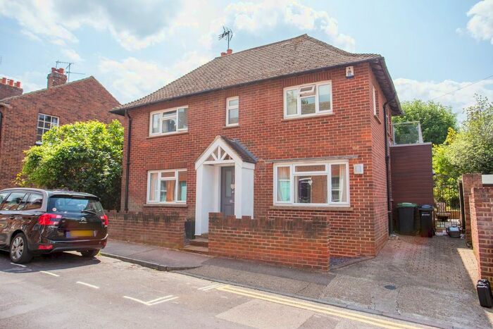 4 Bedroom Detached House To Rent In Cossington Road, Canterbury, CT1