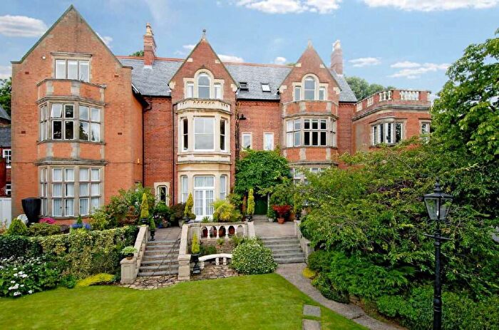 2 Bedroom Apartment For Sale In Newcastle Court, The Park, NG7