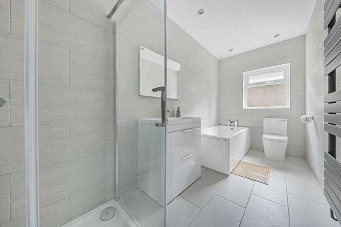 4 Bedroom Detached House For Sale In Monterey Close, Bexley, DA5