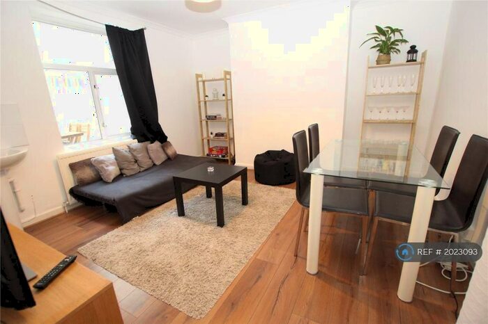 2 Bedroom Maisonette To Rent In Herbert Road, London, SE18
