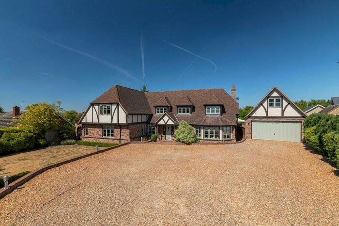 4 Bedroom Detached House For Sale In Marquis Hill, Shillington, Hitchin, Herts, SG5