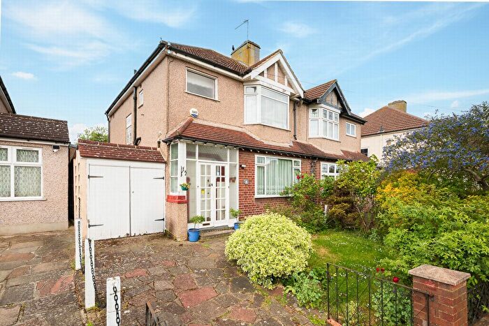3 Bedroom Terraced House For Sale In Beaconsfield Road, Mottingham, SE9