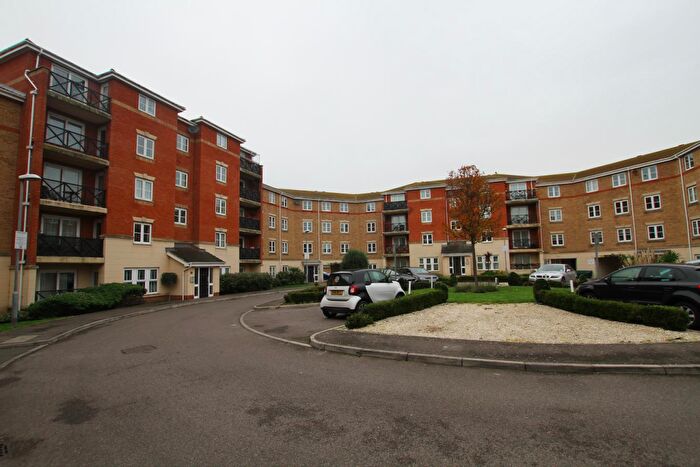 2 Bedroom Flat To Rent In Retort Close, Southend-On-Sea, SS1