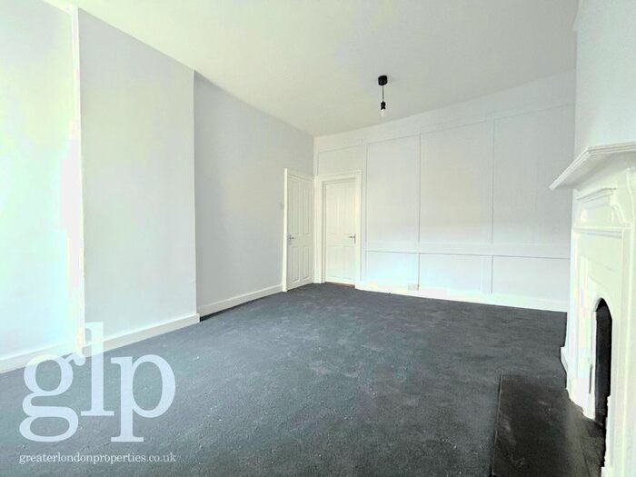2 Bedroom Flat To Rent In Brewer Street, London, W1F