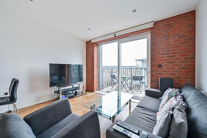 2 Bedroom Flat To Rent In Warehouse Court, Major Draper Street, Woolwich, London, SE18